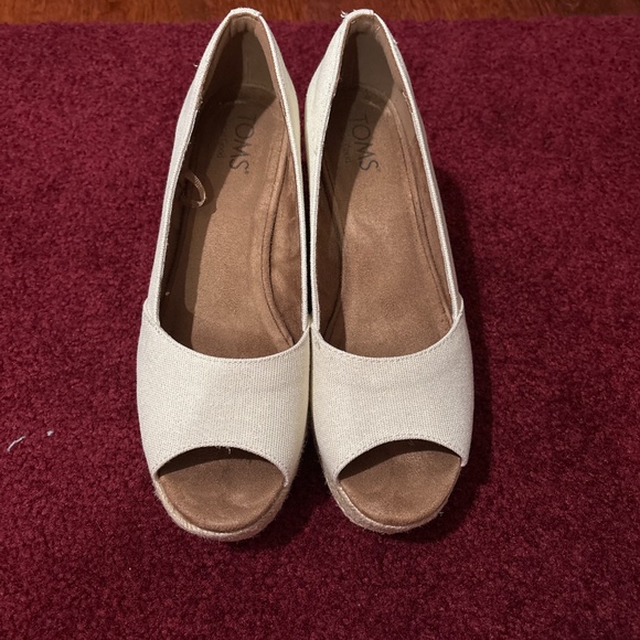 Tom’s open toe wedges - Picture 2 of 3